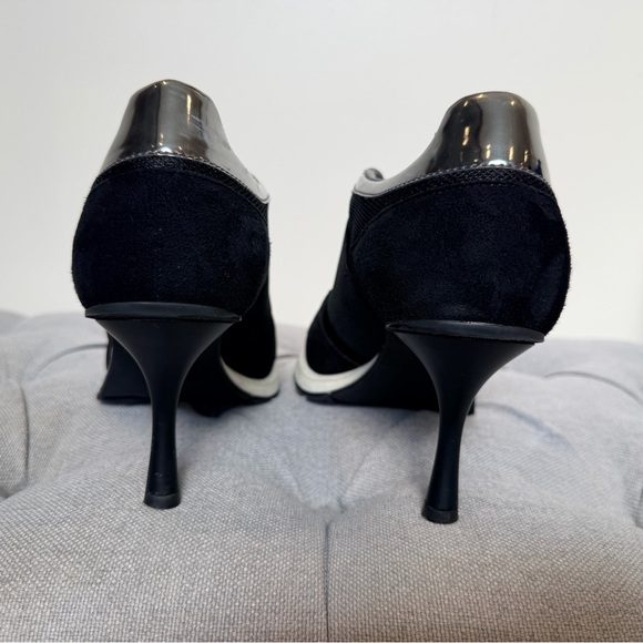 SNEEX! Icon in black. Like new. Comes with box and dust bags. - Picture 2 of 8